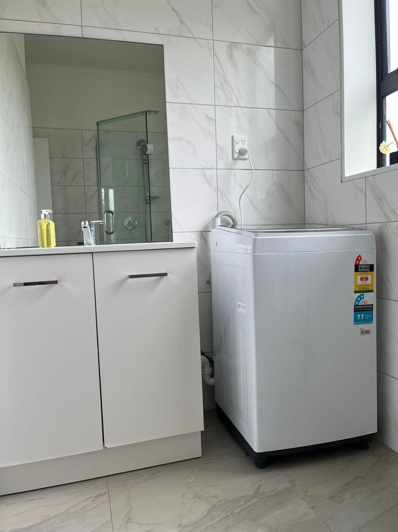 Totara Vale, Free Coffee, Parking And Wifi, Near Glenfield Mall And Highway 18,1 Auckland Exterior photo